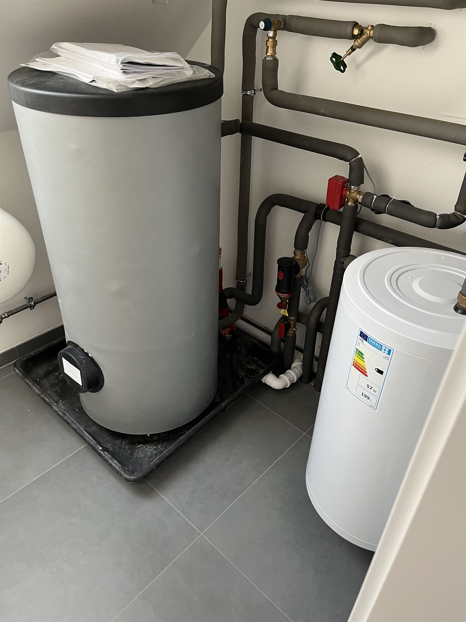 Haustechnik mit Wärmepumpe und Speicher