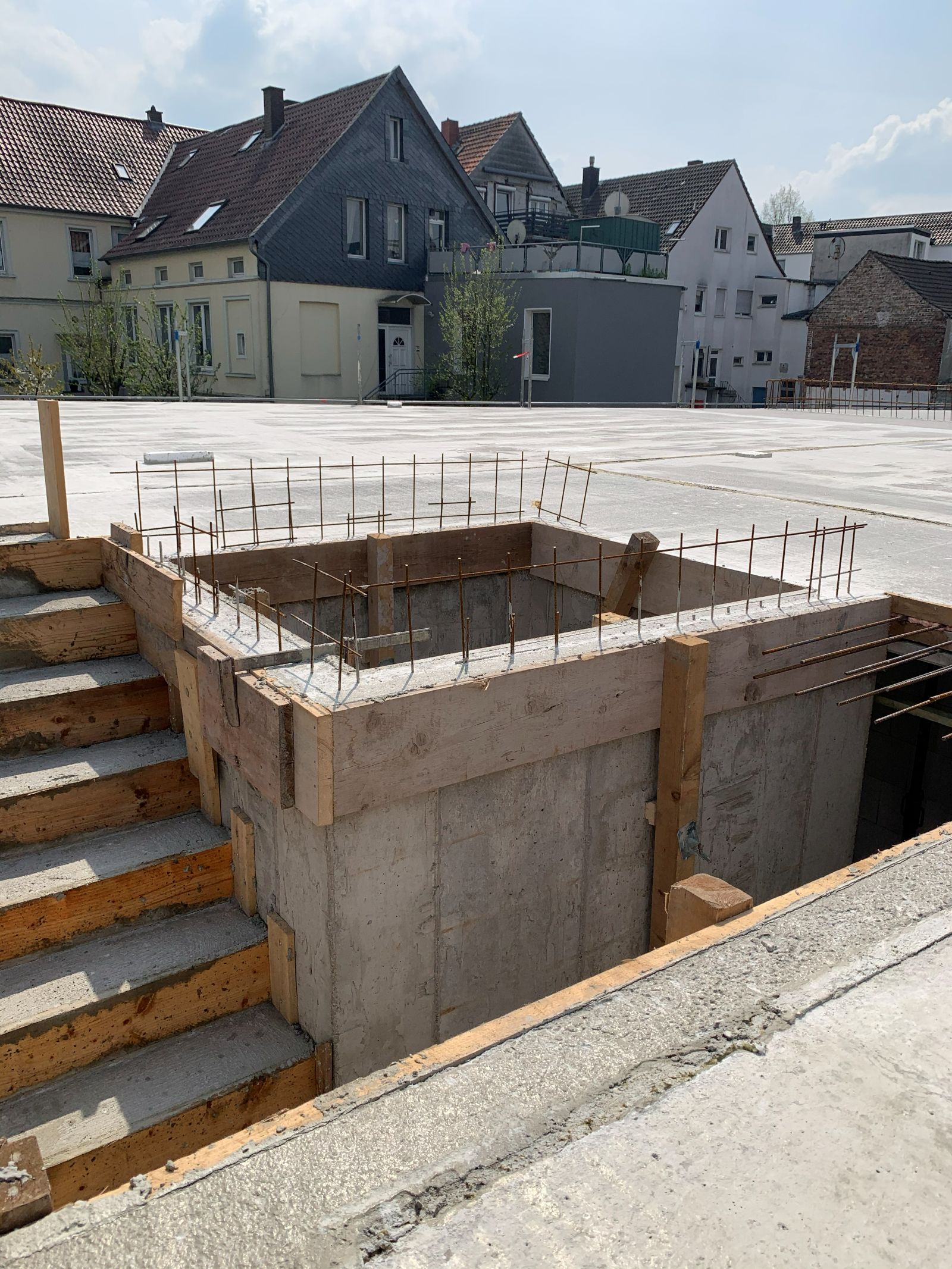 Treppenhaus und Aufzugsschacht