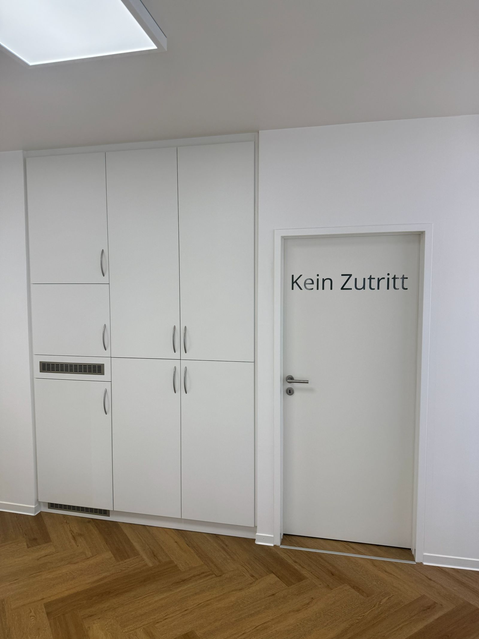 Funktionsbereich mit Einbauschränken